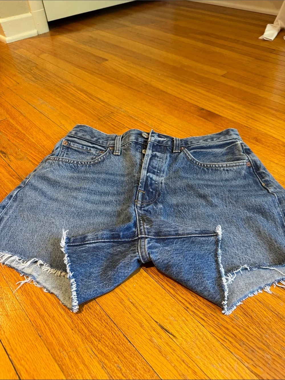Agolde Raw Hem Jean Short - Picture 5 of 5